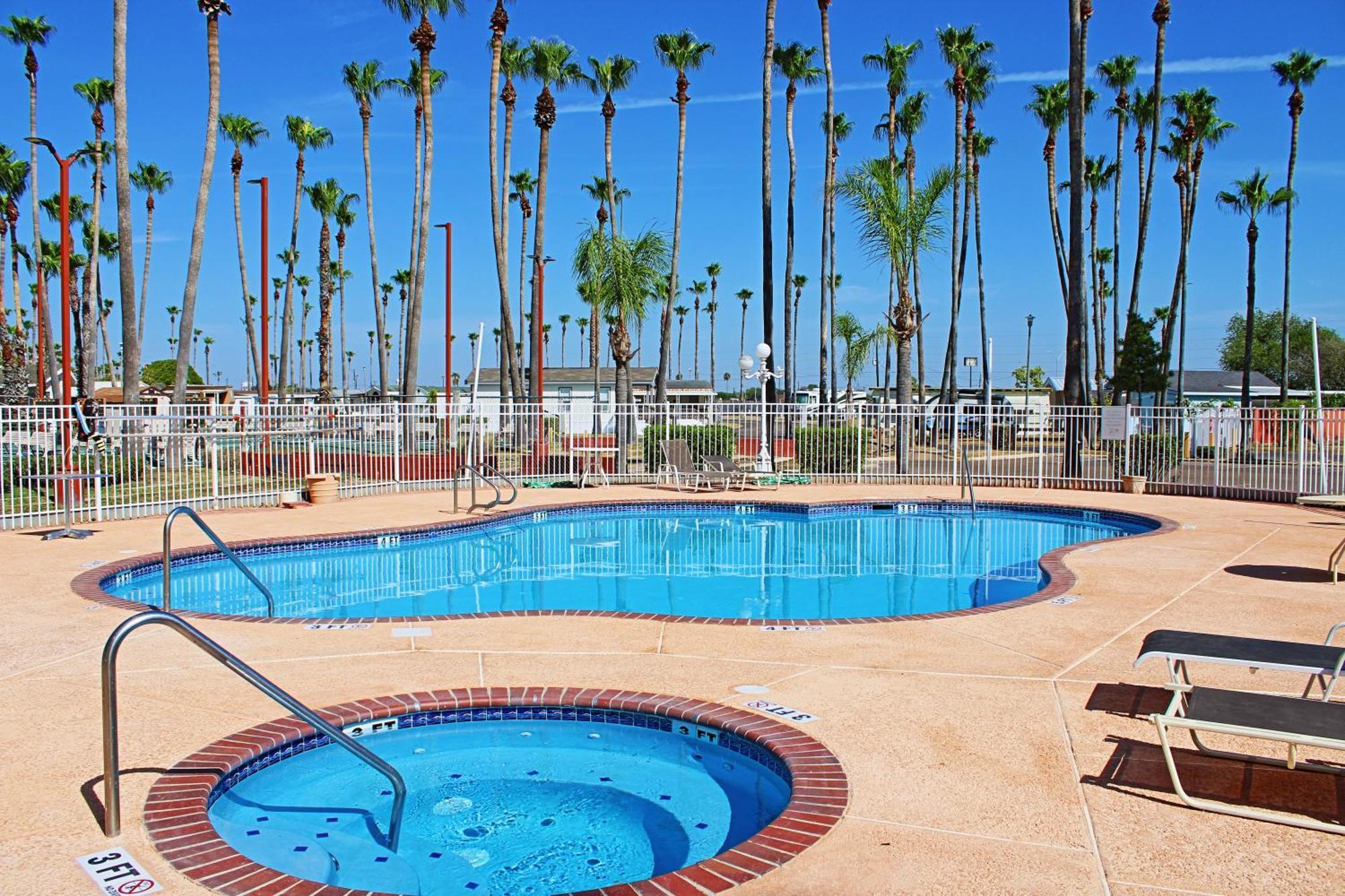 Victoria Palms Inn And Suites Donna Exteriér fotografie